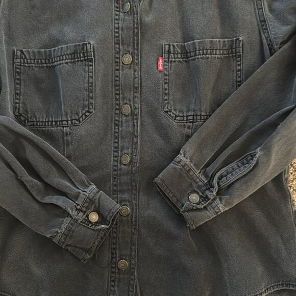 Levi's Black Button Down Shirt for Women - Picture 5 of 7